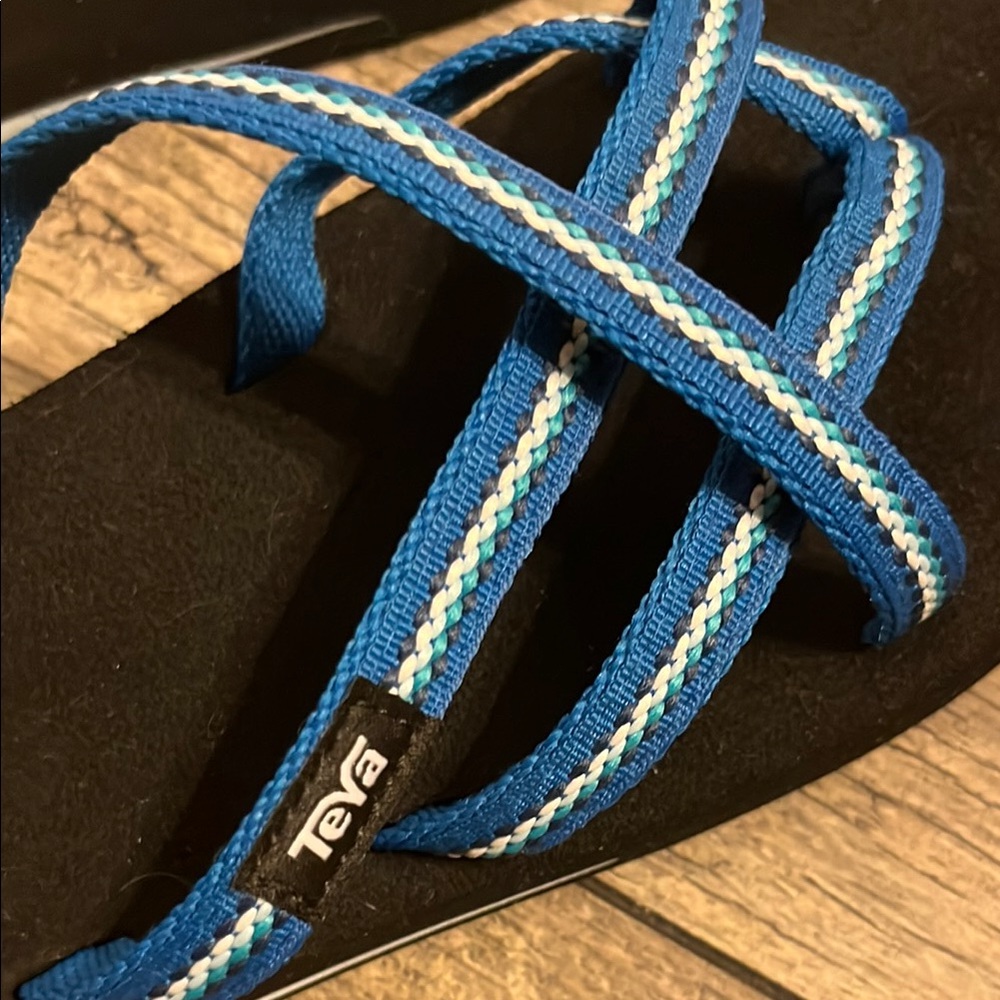 Teva Olawahu Blue and Black Sandals - Picture 6 of 11